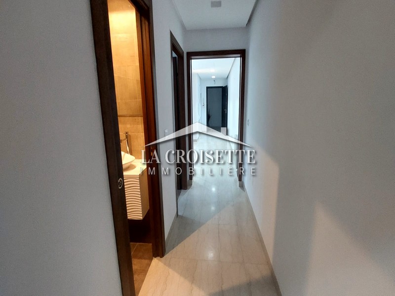 Appartement S+3 avec jardin et piscine à La Soukra 